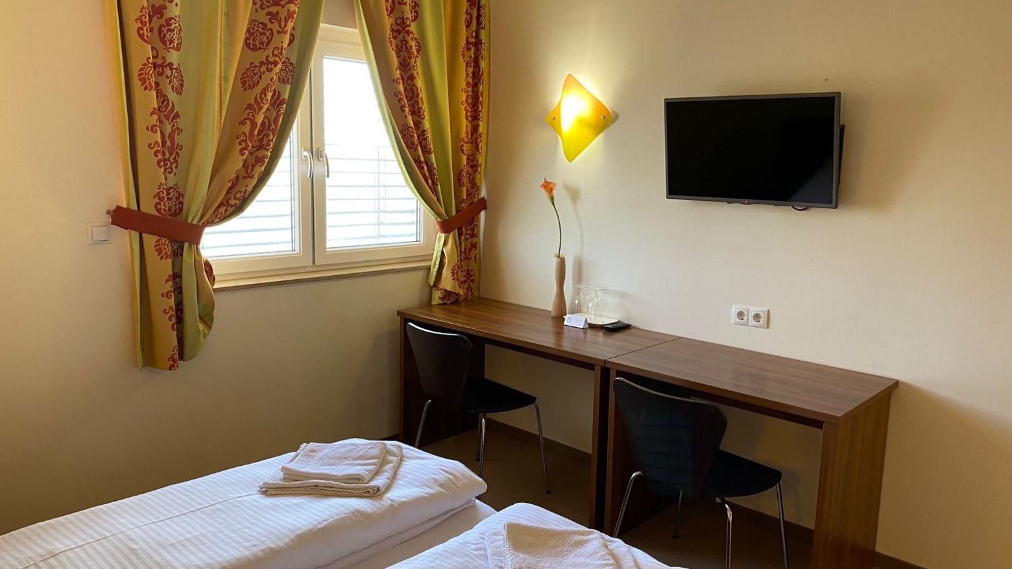 Weinland Hotel Donnerskirchen Room photo